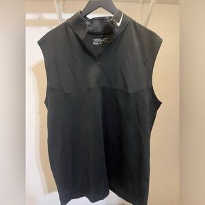 Black Nike golf vest